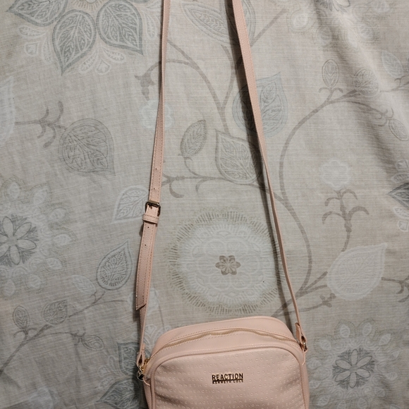 Kenneth Cole Reaction Pink Crossbody Bag - Picture 1 of 9